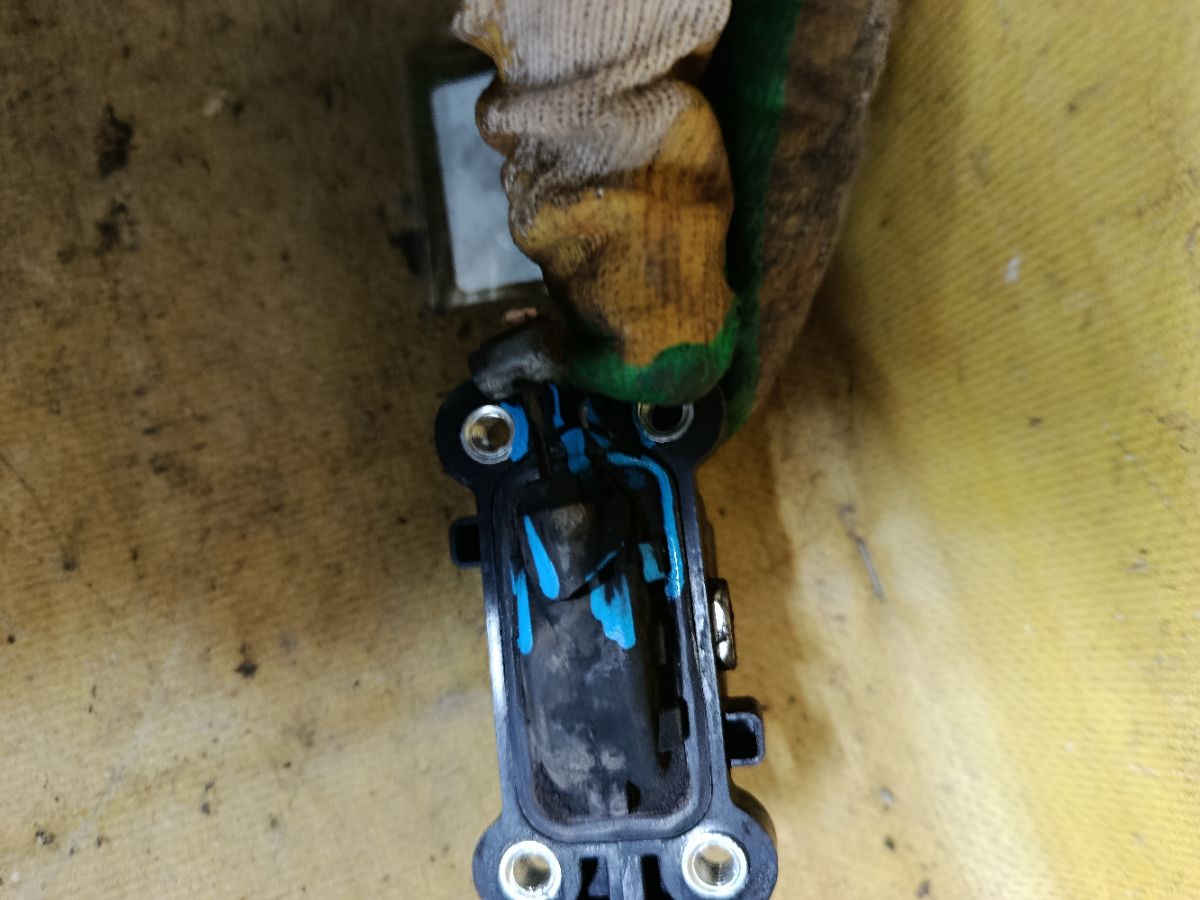 Доводчик двери на Honda Stepwgn RG4 Фото 2