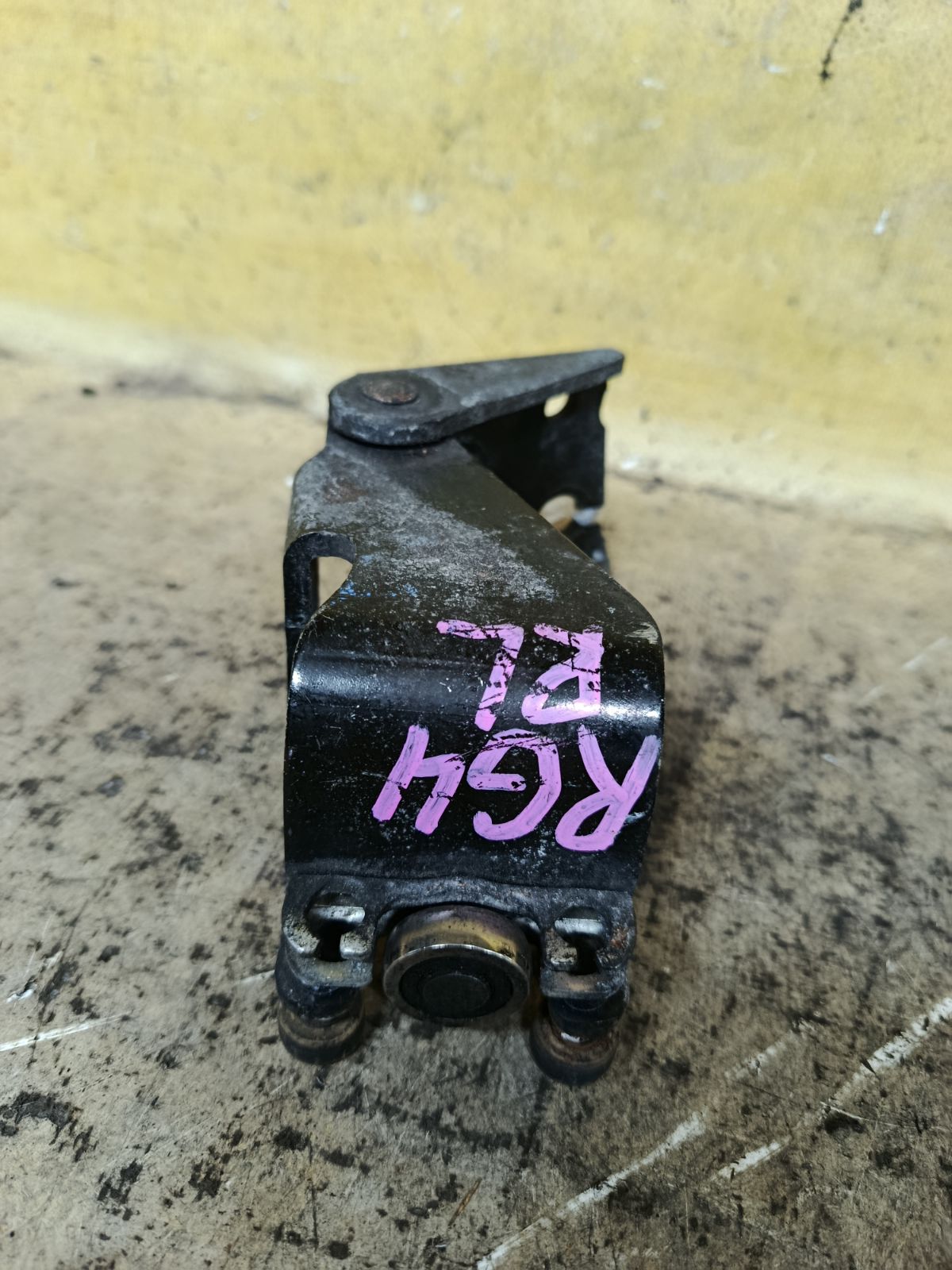Ролик двери на Honda Stepwgn RG4 Фото 2
