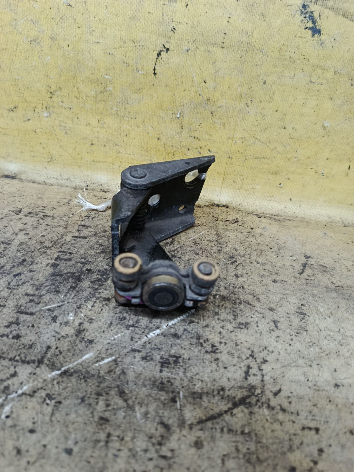 Ролик двери на Honda Stepwgn RG4 Фото 1