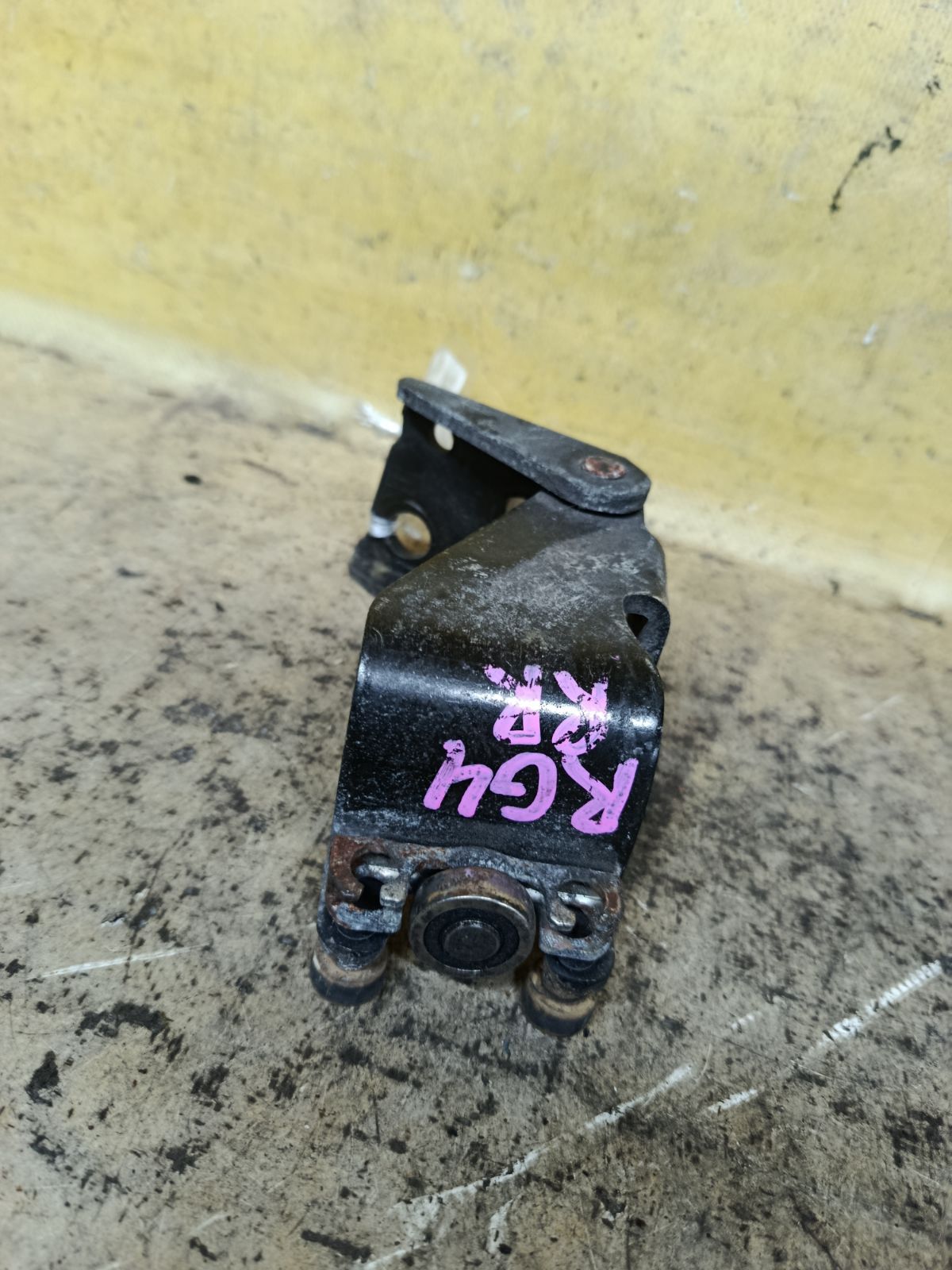 Ролик двери на Honda Stepwgn RG4 Фото 2