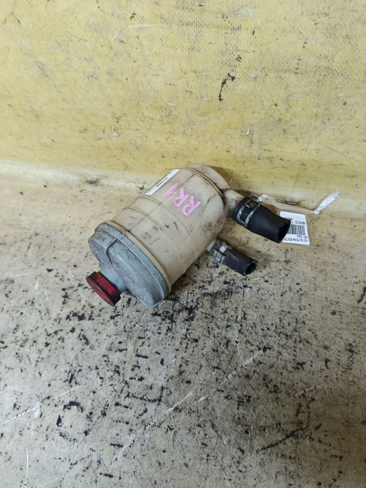 Бачок гидроусилителя 53701-SFE-003 на Honda Elysion RR1 K24A Фото 1