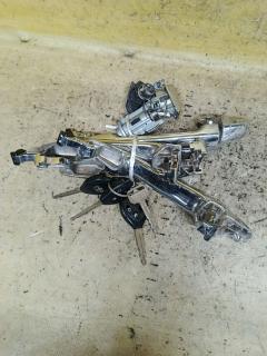 Ручка двери на Toyota Noah AZR60G Фото 2