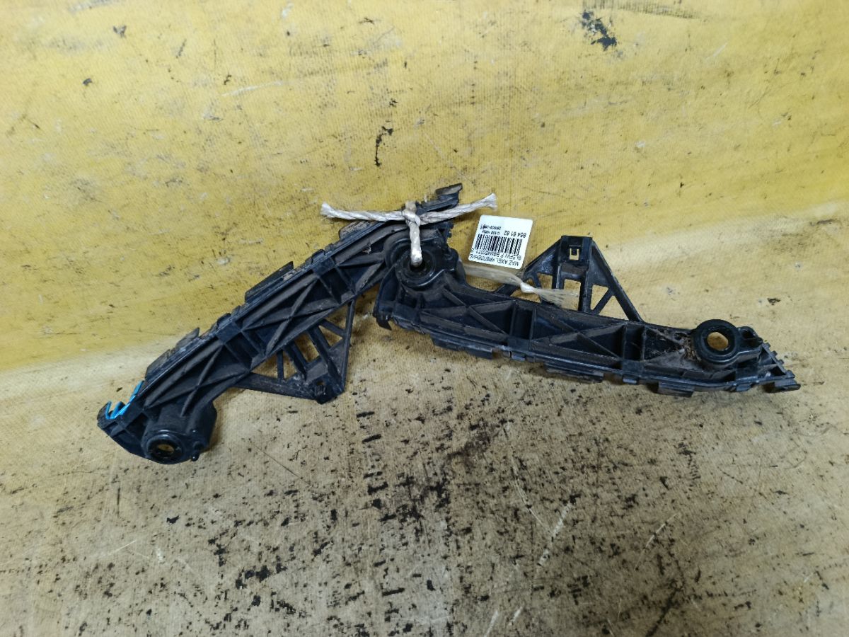 Крепление бампера BBM4500T1, BBM4500U1 на Mazda Axela BL5FW Фото 2