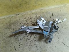 Крепление капота на Mazda Axela BL5FW