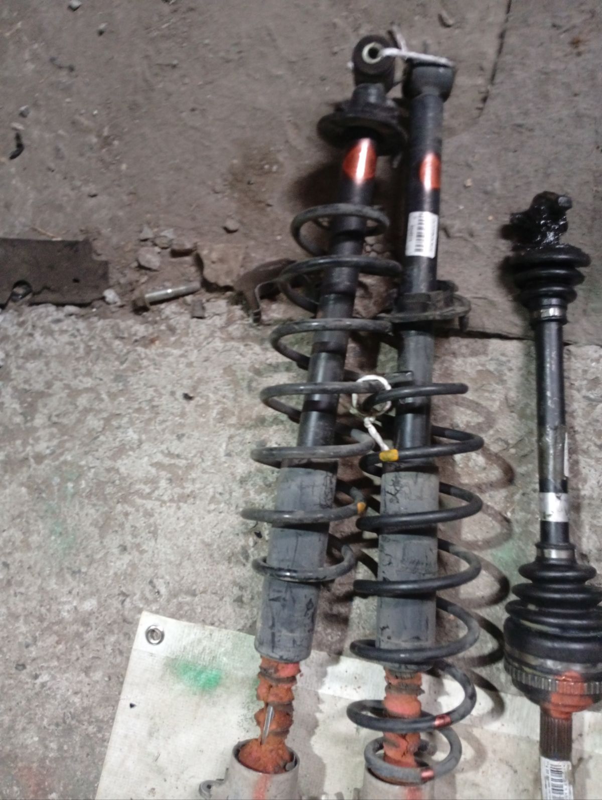 Амортизатор D4612870X, 1206032, 1209075, 1251758, 1305612, 1327469, 2S61-18008-AA, 2S61-18008-AC, 2S61-18008-AD, 2S61-18008-AE, 553308, CR-003R-DY3W, CR9024, D3502870XD, SJ-003R-DY3W, ST-003R-DY3W на Mazda Demio DY5W Фото 3