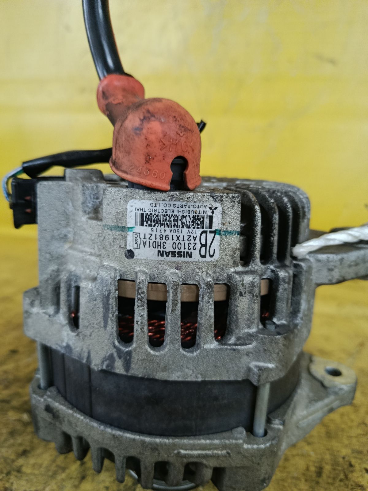 Генератор 23100-3HD1A на Nissan Note E12 HR12DDR Фото 3