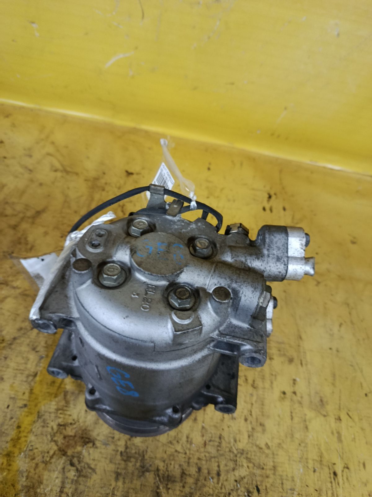 Компрессор кондиционера на Honda Fit GE8 L15A Фото 3