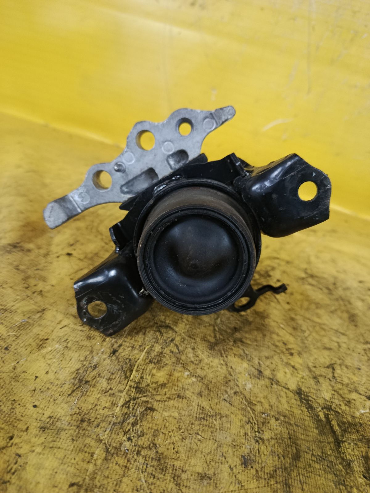 Подушка двигателя на Daihatsu Mira E:s LA350S KF-VE Фото 4