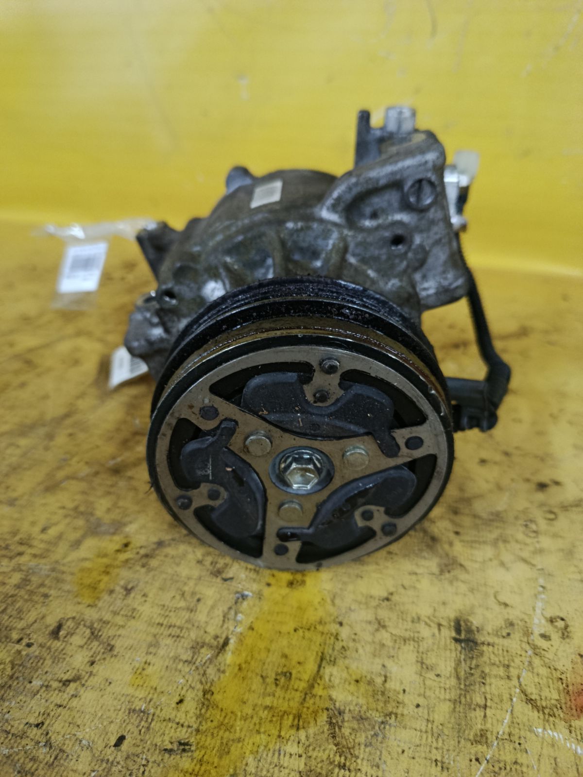 Компрессор кондиционера 447280-3810 на Daihatsu Mira E:s LA350S KF-VE Фото 4