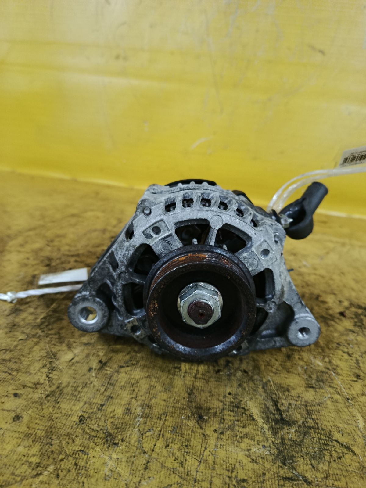 Генератор 27060-B2150 на Daihatsu Mira E:s LA350S KF-VE Фото 4