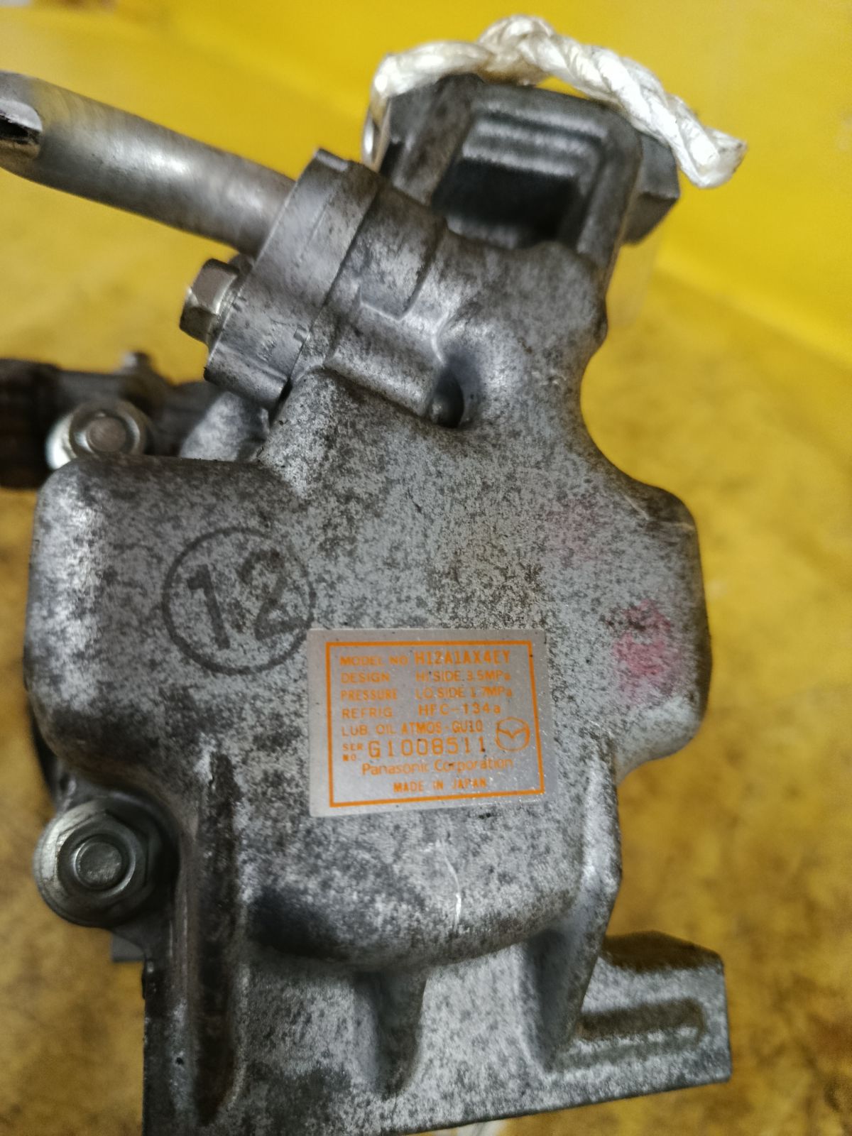 Компрессор кондиционера H12A1AX4EY на Mazda Axela BL5FW ZY-VE Фото 3