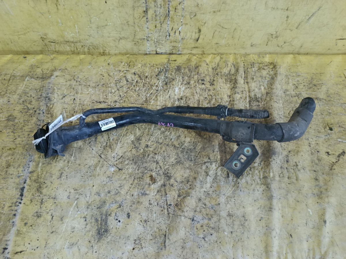 Заливная горловина топливного бака на Nissan March AK12 CR12DE Фото 1