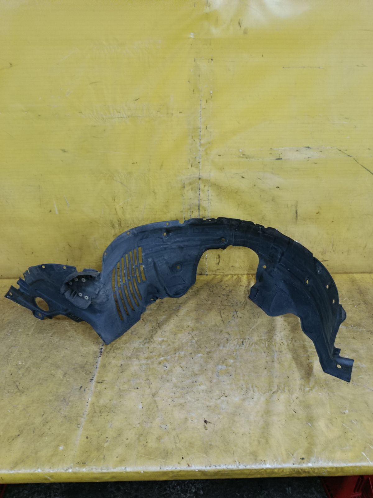 Подкрылок GAA956140 на Mazda Atenza GH5FS L5-VE Фото 1