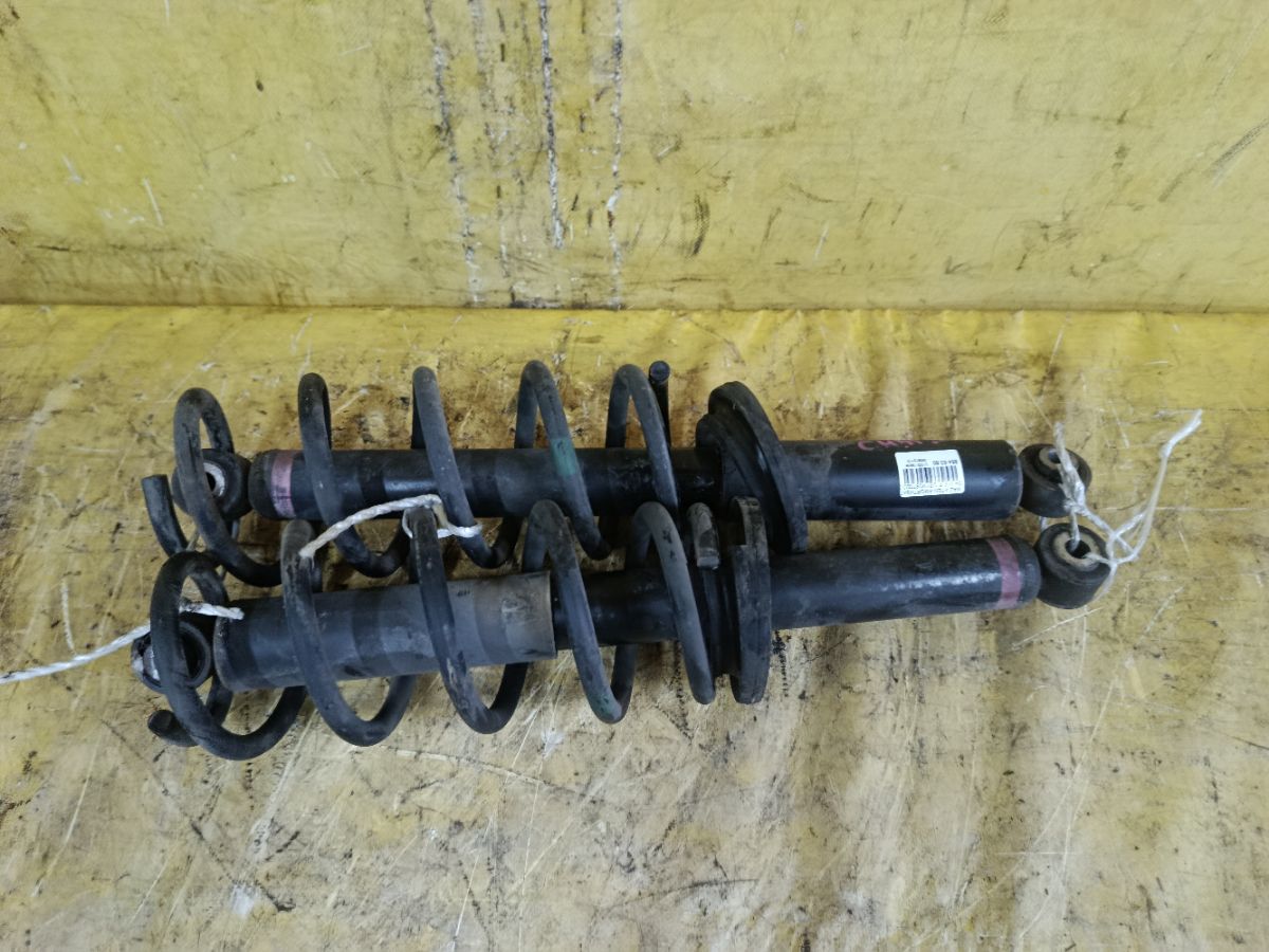 Амортизатор GS1M28700D, 349063, GS1D28700D, GS1D28700E, GS1D28700F, GS1D28700G, GS1M28700B, GS1M28700C, GS1M28700E на Mazda Atenza Sedan GH5FS Фото 1