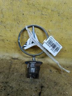 Эмблема на Mercedes-Benz C-Class W202.026 112.910 A2028800186  A2108800186, Переднее расположение