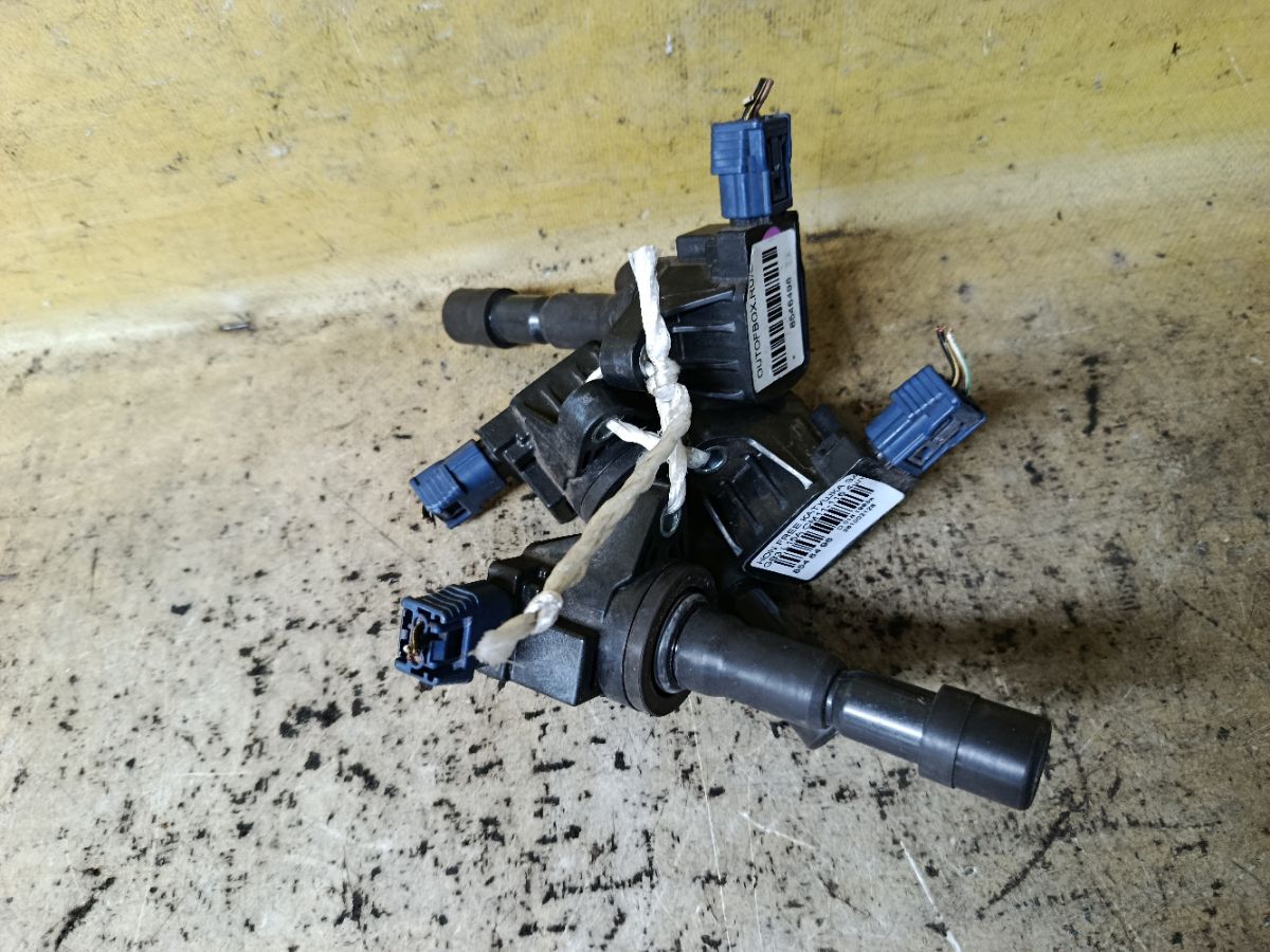 Катушка зажигания CM11-116 на Honda Freed GB3 L15A Фото 1