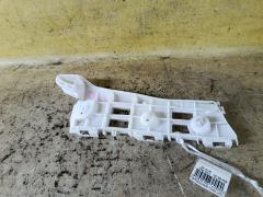 Крепление бампера на Toyota Prius ZVW30 52116-47040  52116-47020, Переднее Левое расположение
