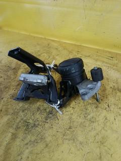 Подушка двигателя на Toyota Vitz KSP130 1KR-FE Фото 3