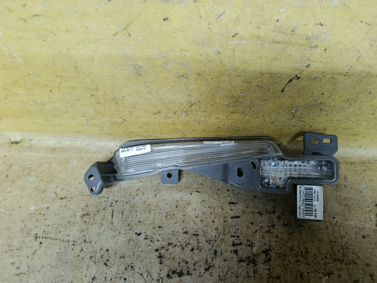 Туманка бамперная 27909-722H1 27909-722H1,27909-722H1 на Toyota Prius ZVW50 Фото 1