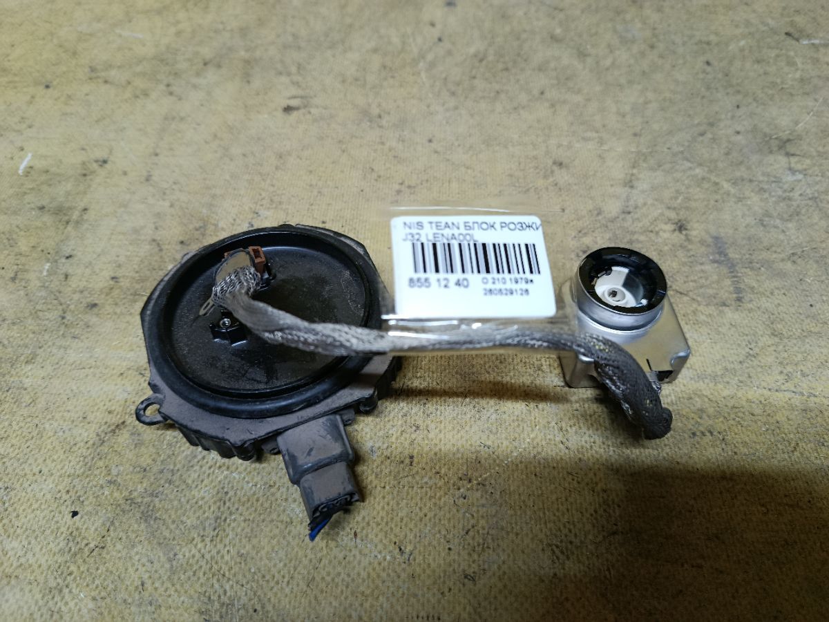 Блок розжига ксенона на Nissan Teana J32 Фото 2