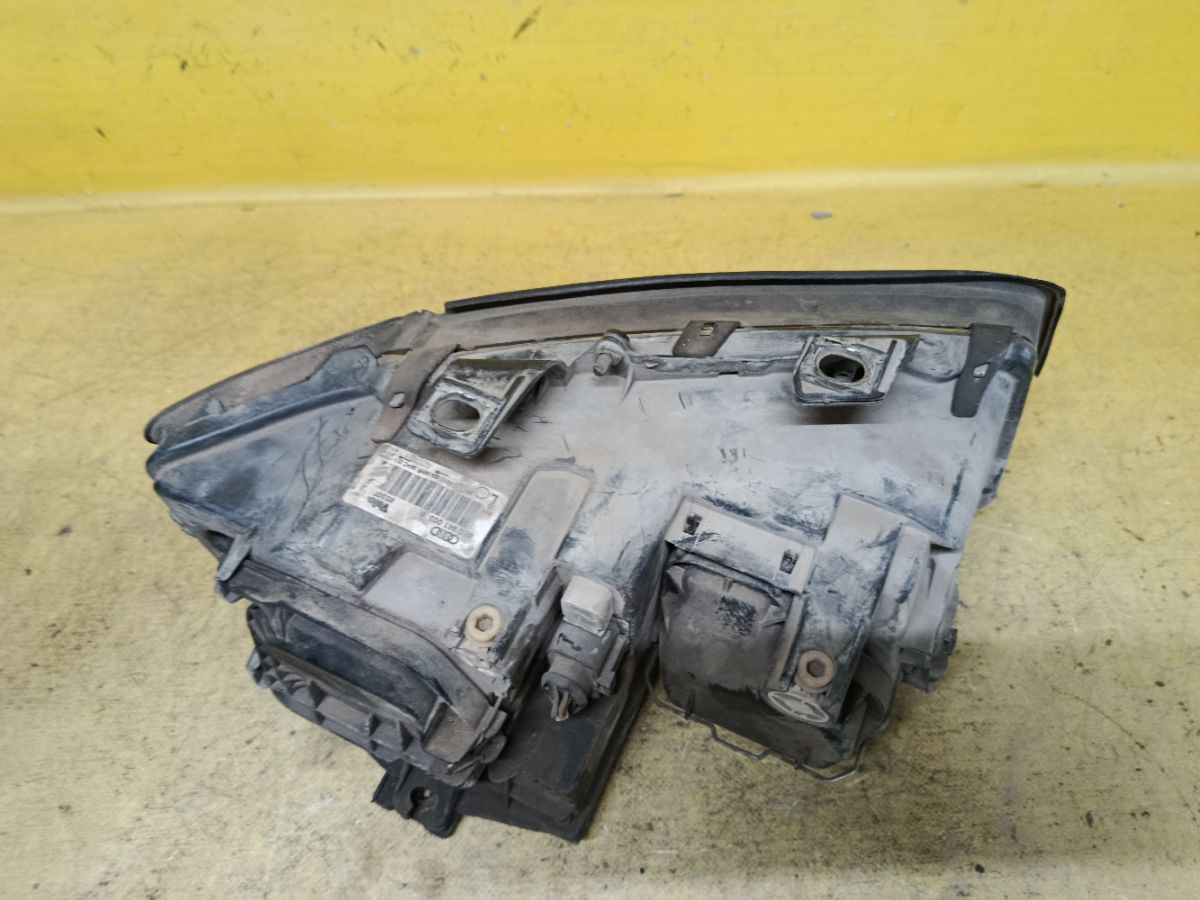 Фара 8E0941003F на Audi A4 8E Фото 8