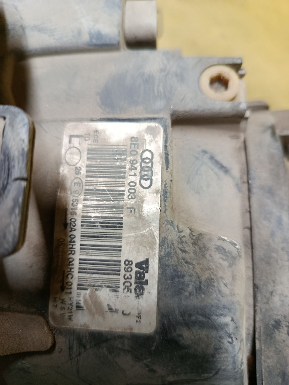 Фара 8E0941003F на Audi A4 8E Фото 10