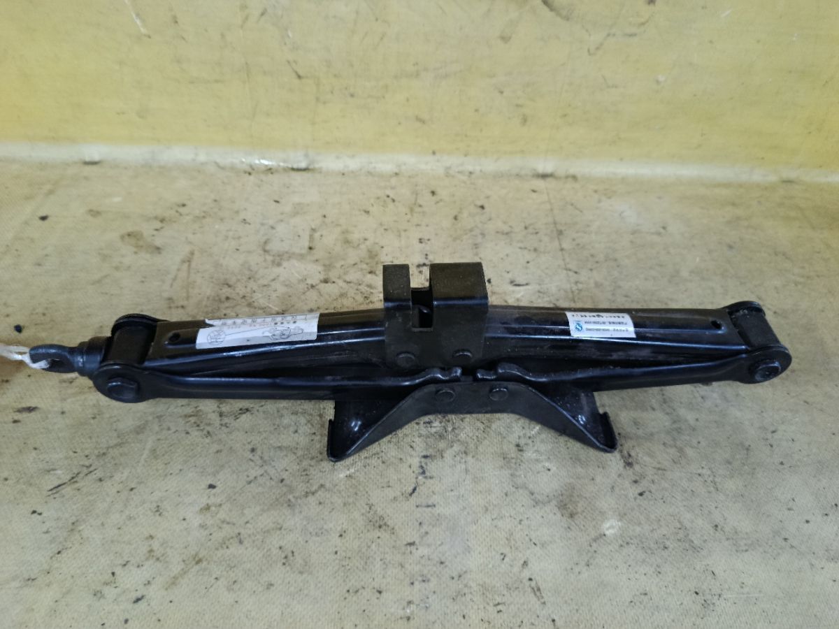 Домкрат на Hyundai Ix35 LM Фото 4