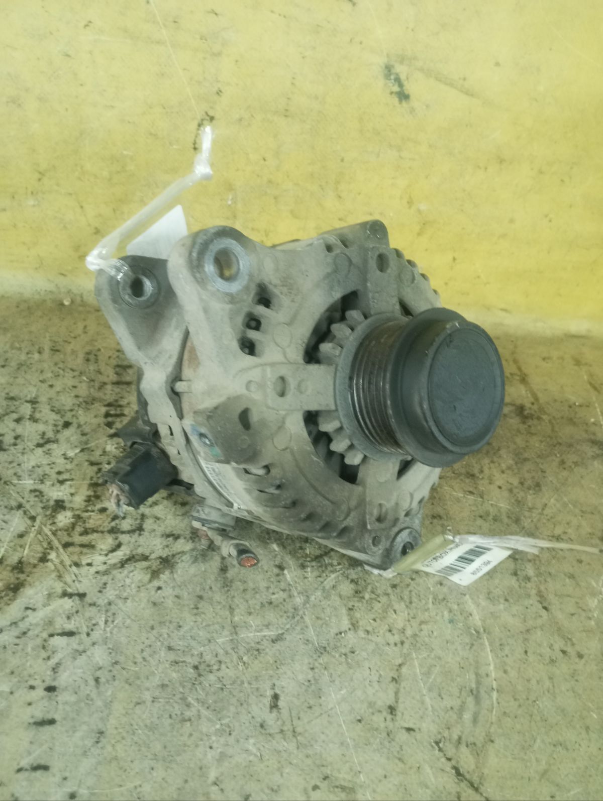 Генератор 27060-0T030, 104210-5280 на Toyota Corolla ZZE150L 1ZR-FE Фото 1