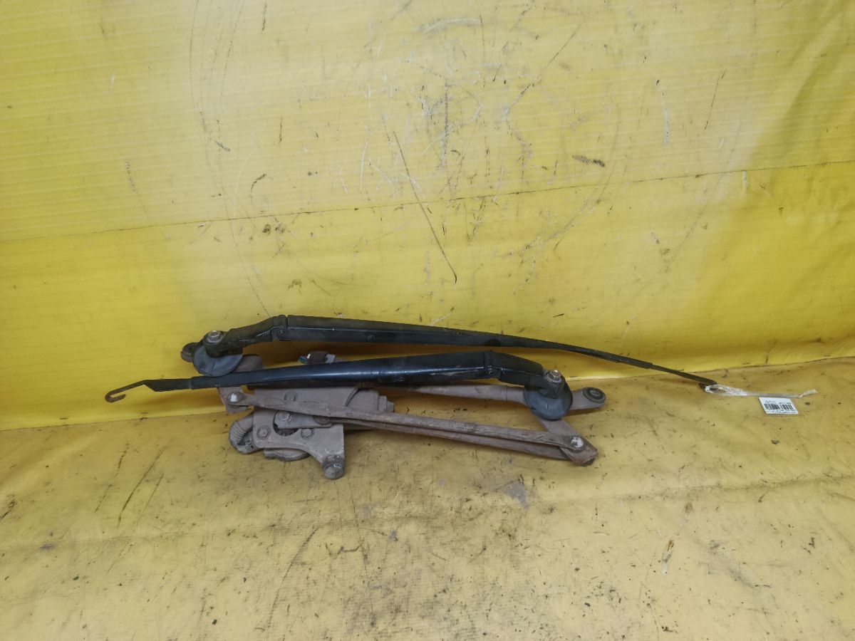 Мотор привода дворников 85110-02240 на Toyota Corolla ZZE150L Фото 2
