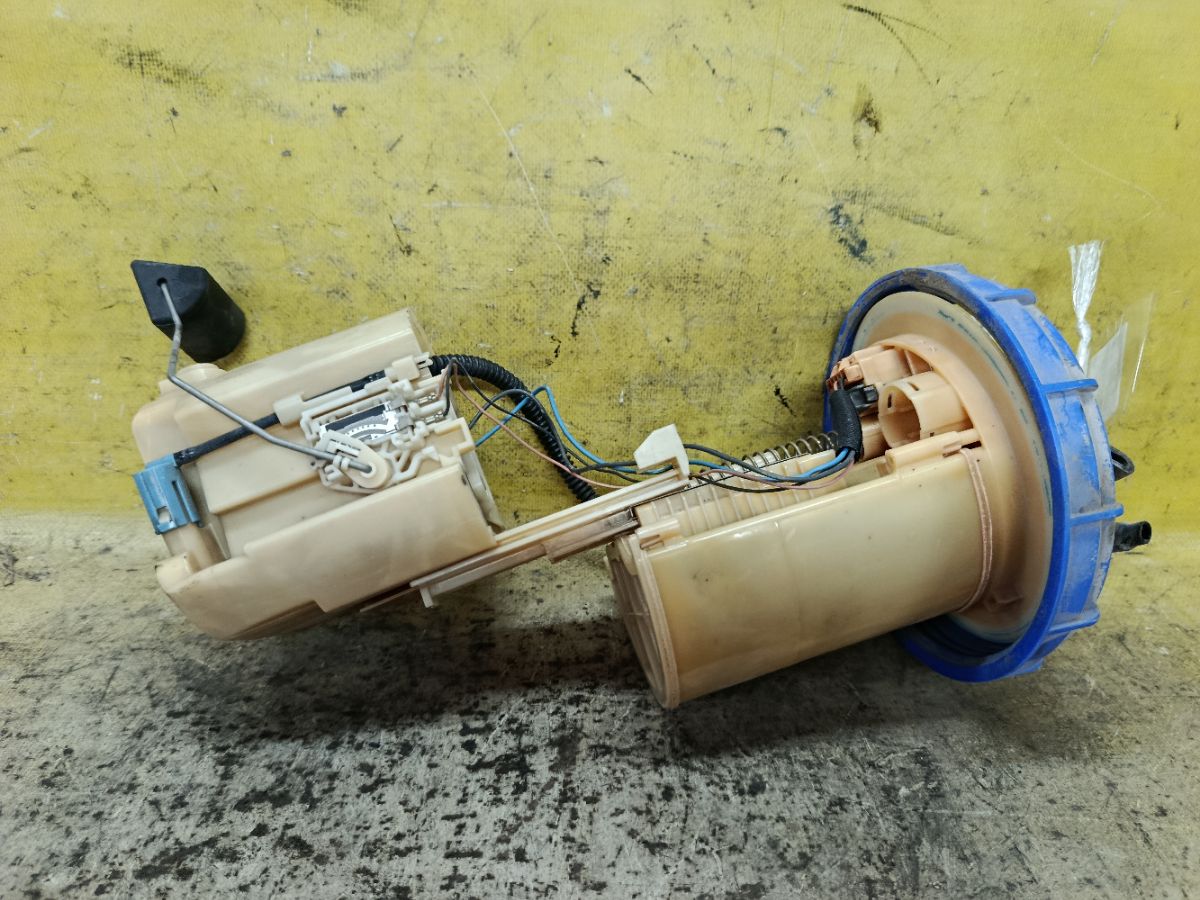 Бензонасос 77020-02240 на Toyota Corolla ZZE150L 1ZR-FE Фото 3