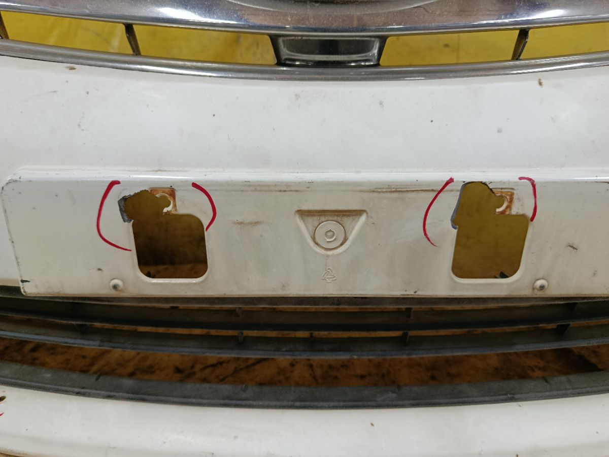 Бампер 52119-02B30 на Toyota Corolla ZRE151L Фото 2