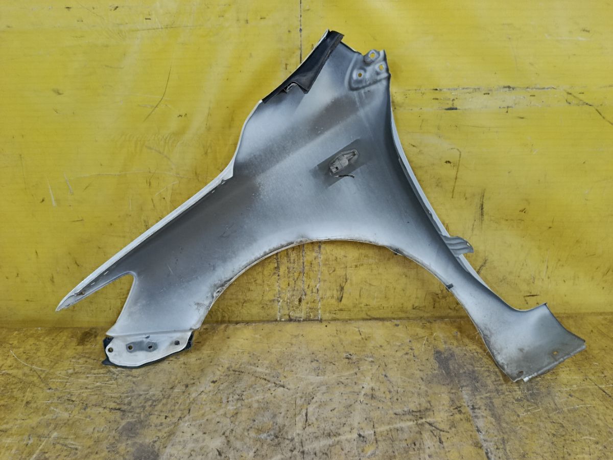 Крыло переднее на Toyota Corolla ZRE151L Фото 5