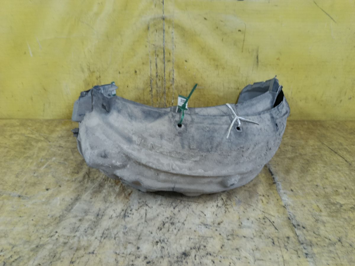 Подкрылок 52592-02150, 52591-02160 на Toyota Corolla ZRE151L 1ZR-FE Фото 1