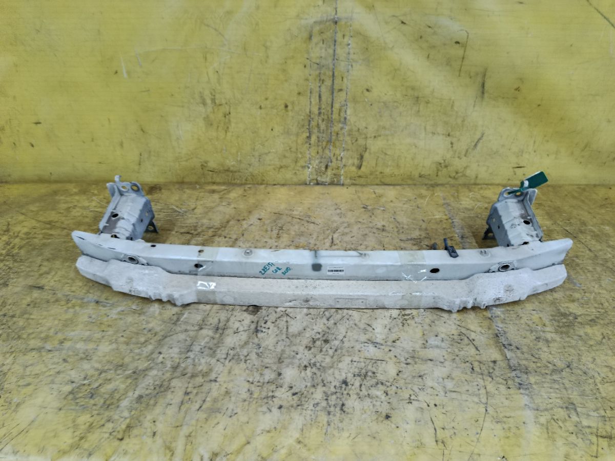 Жесткость бампера на Toyota Corolla ZRE151L Фото 1