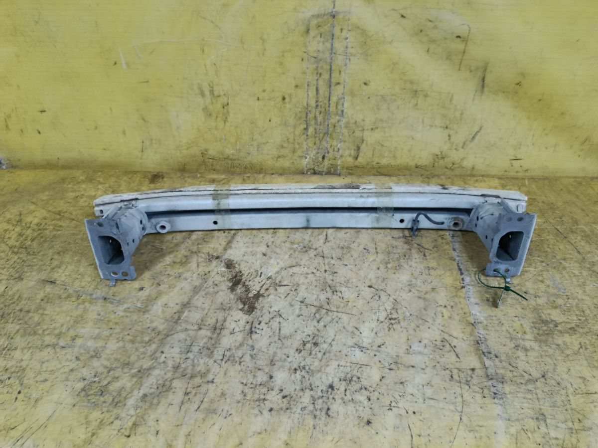 Жесткость бампера на Toyota Corolla ZRE151L Фото 2