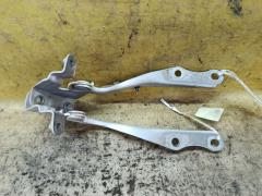 Крепление капота на Toyota Corolla ZRE151L