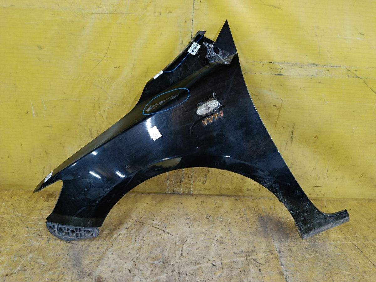Крыло переднее на Toyota Corolla ZRE151L Фото 1