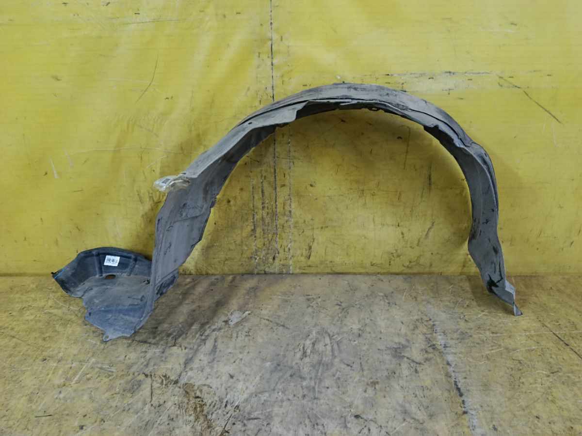 Подкрылок на Toyota Corolla ZRE151L 1ZR-FE Фото 1