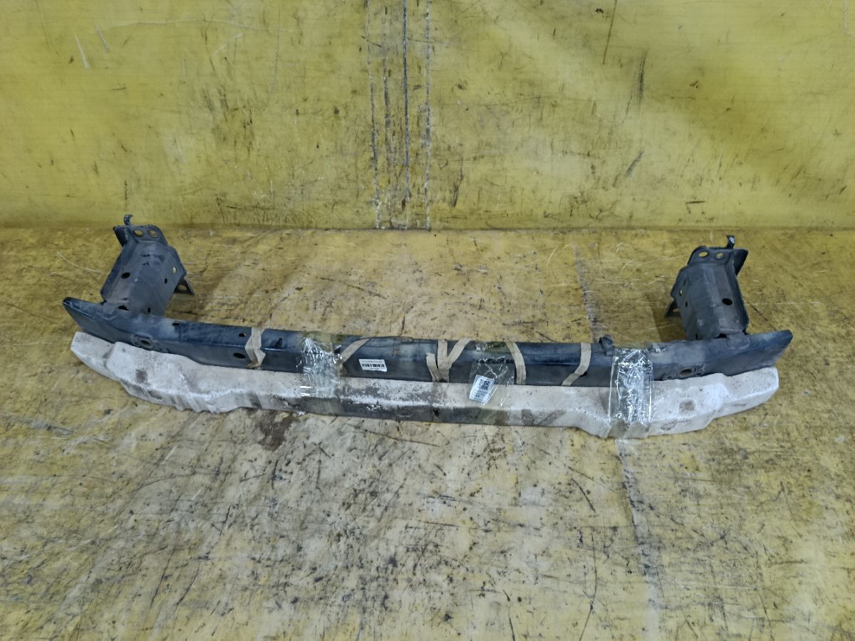 Жесткость бампера на Toyota Corolla ZRE151L Фото 1