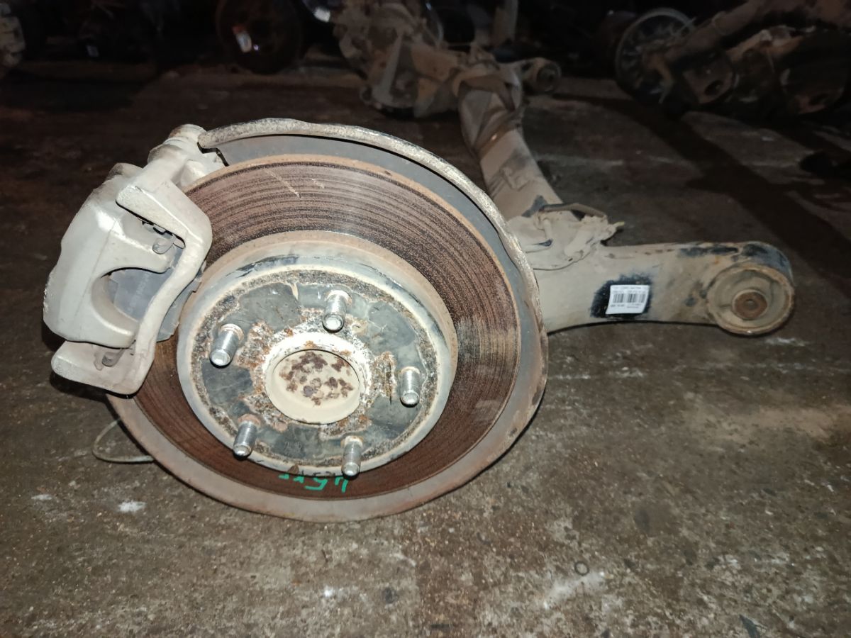 Балка подвески на Toyota Corolla ZRE151L 1ZR-FE Фото 2