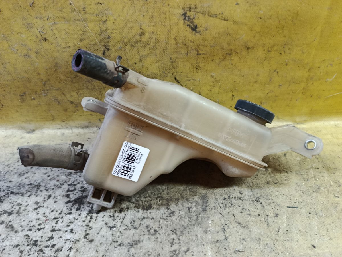 Бачок расширительный 16480-0T010 на Toyota Corolla ZRE151L 1ZR-FE Фото 1