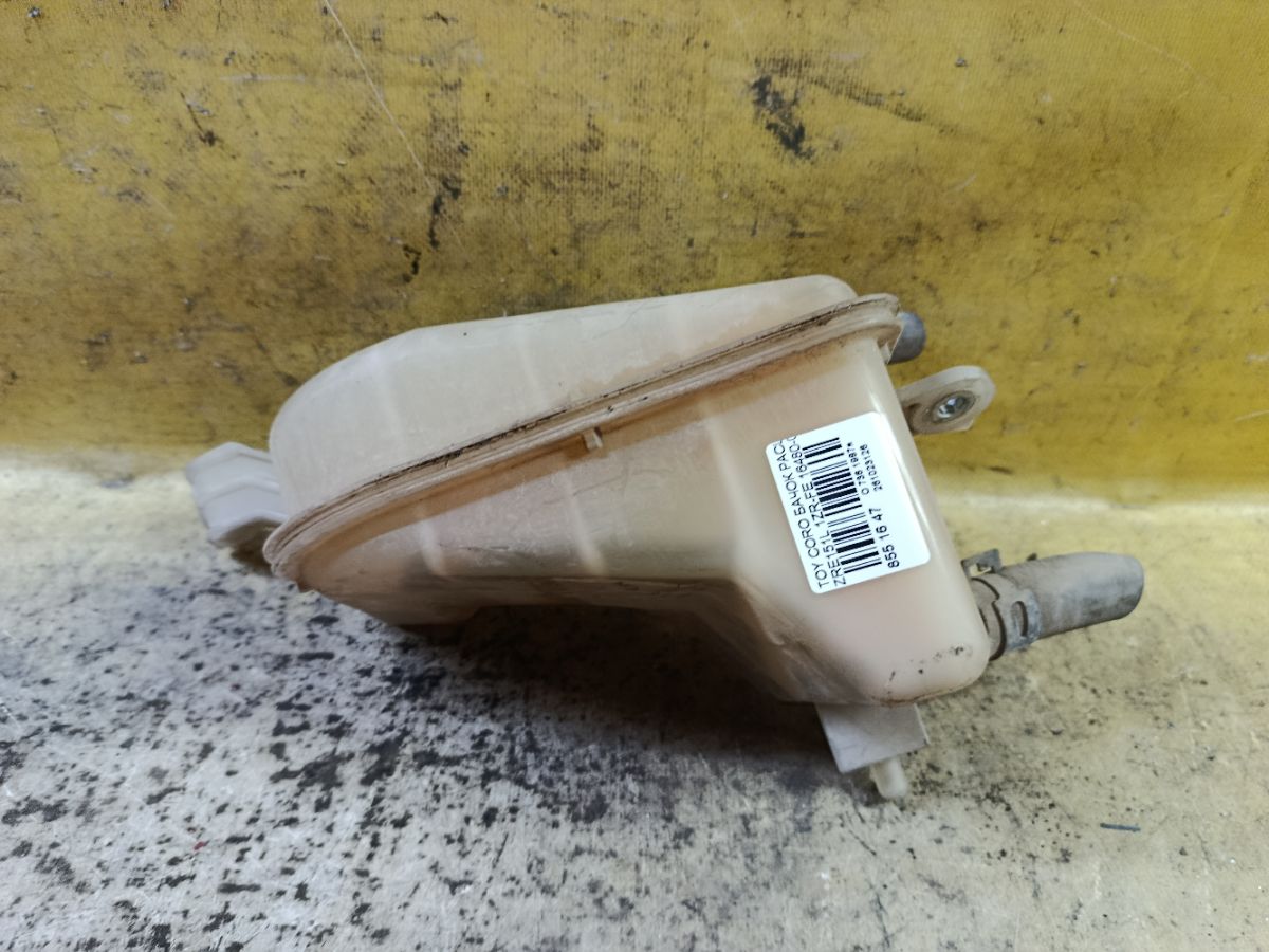 Бачок расширительный 16480-0T010 на Toyota Corolla ZRE151L 1ZR-FE Фото 2