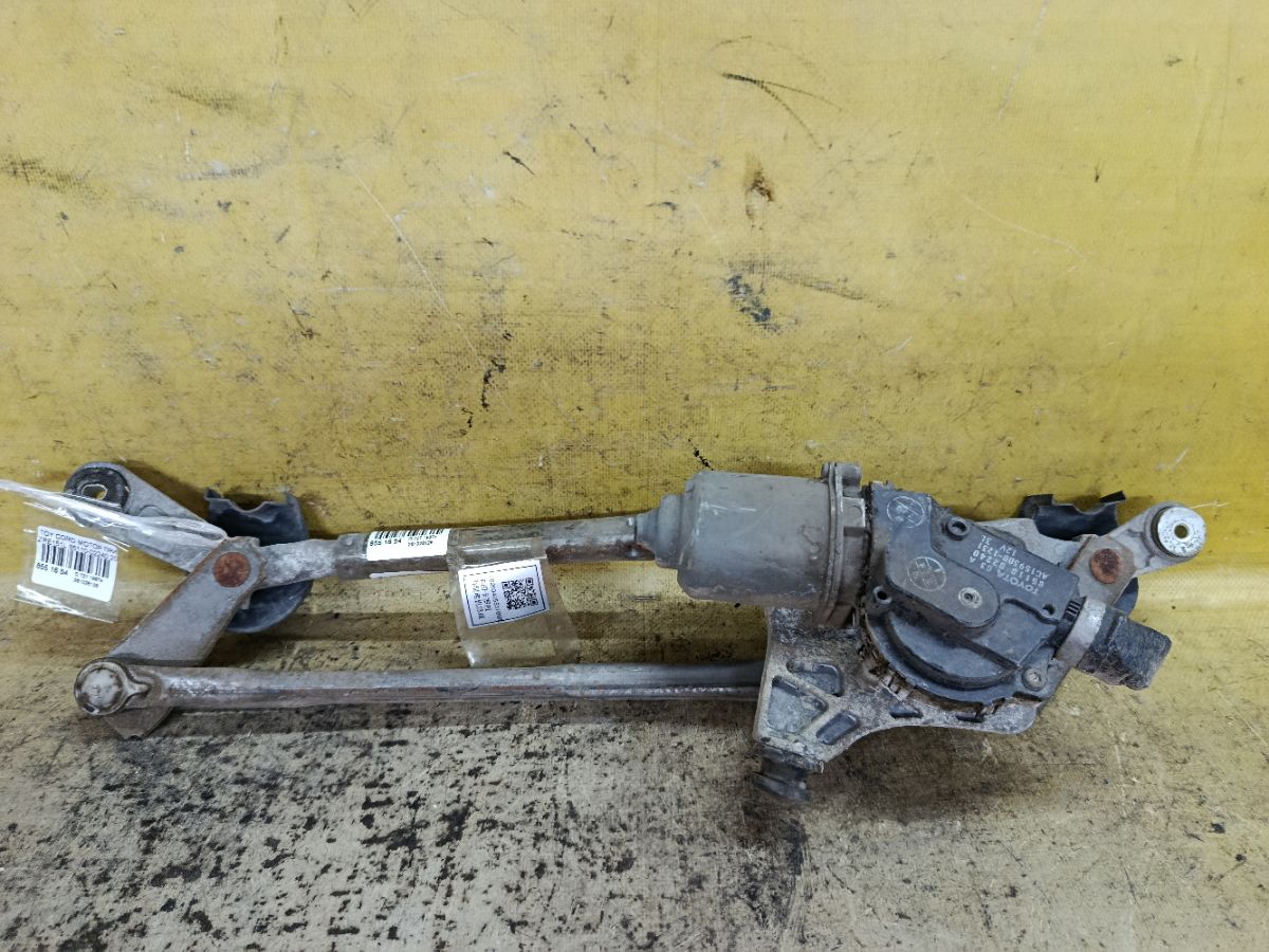 Мотор привода дворников 85110-02240 на Toyota Corolla ZRE151L Фото 1