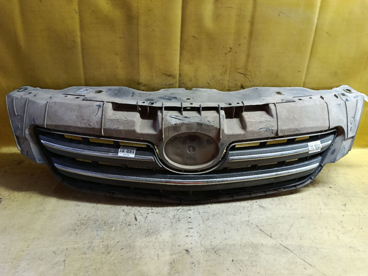 Решетка радиатора на Toyota Corolla ZRE151L Фото 1