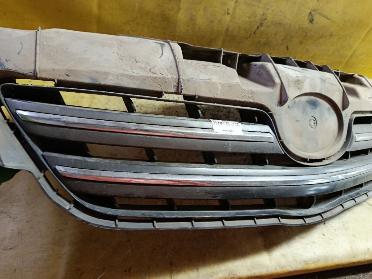Решетка радиатора на Toyota Corolla ZRE151L Фото 2