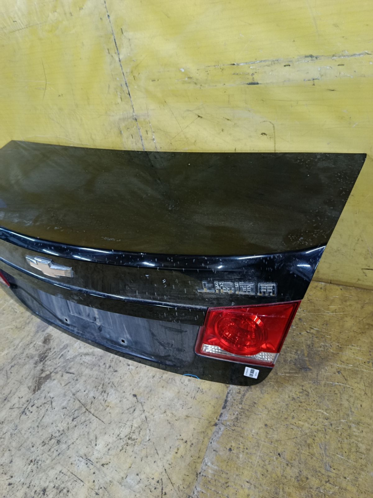 Крышка багажника на Chevrolet Cruze J300 Фото 3