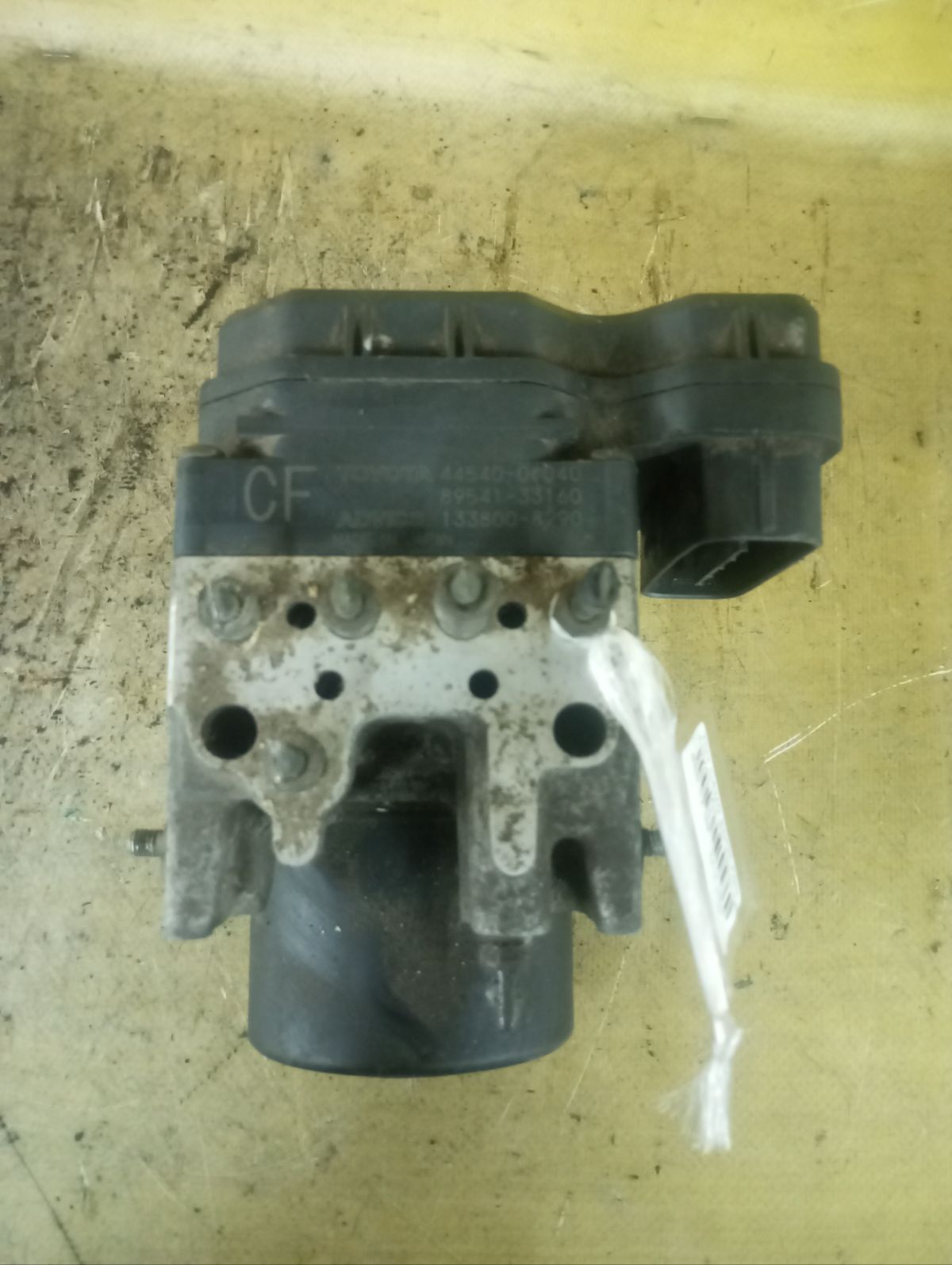 Блок ABS 44540-06040, 89541-33160, 133800-8290 на Toyota Camry ACV40 2AZ-FE Фото 2