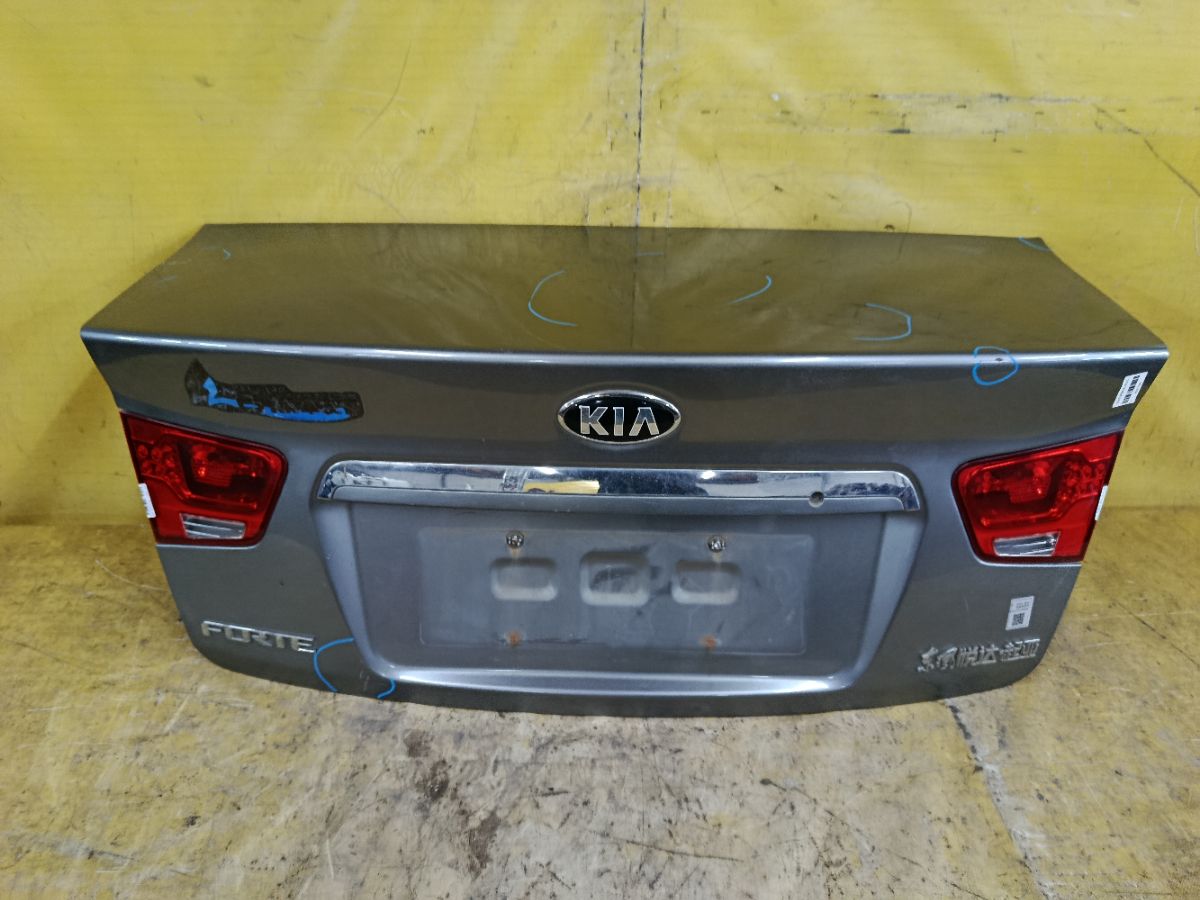 Крышка багажника на Kia Cerato TD Фото 1