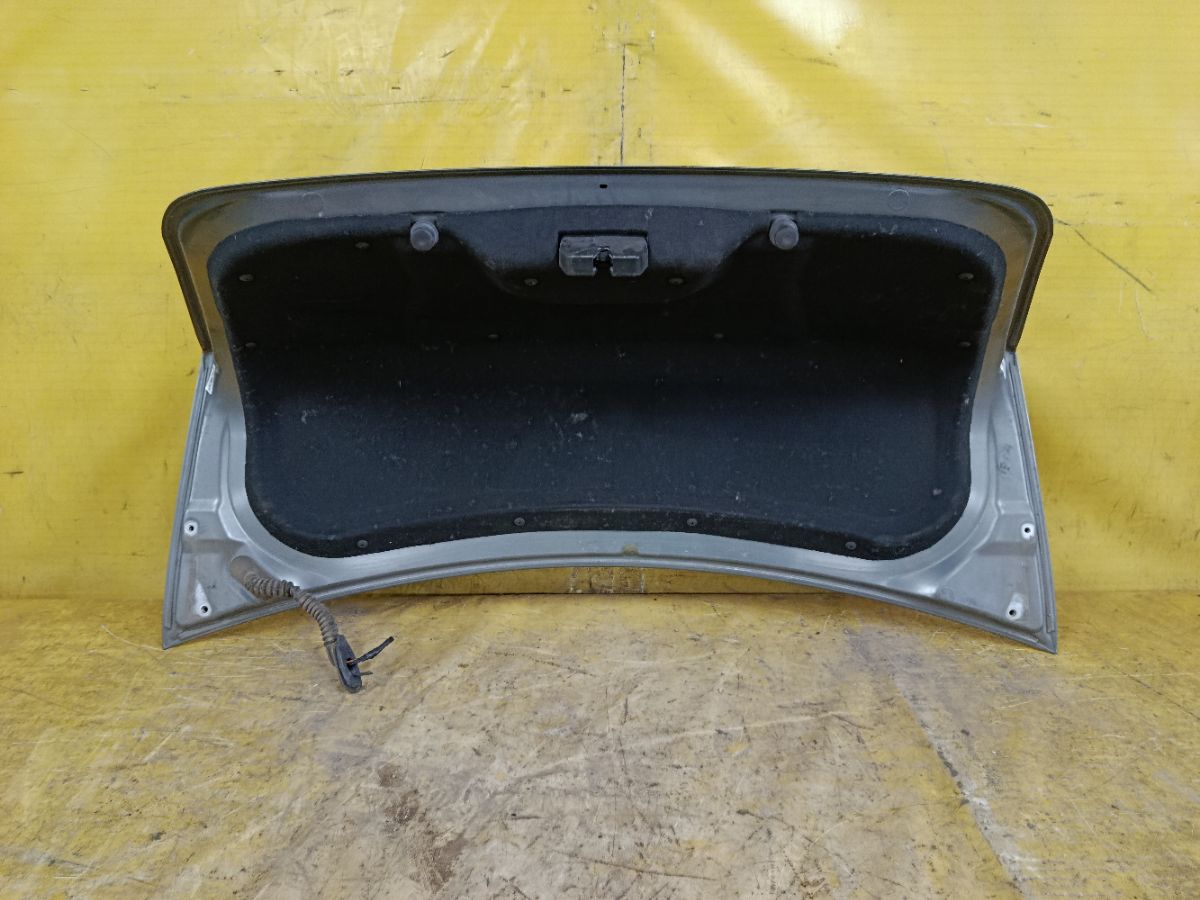 Крышка багажника на Ford Focus 2 Фото 7