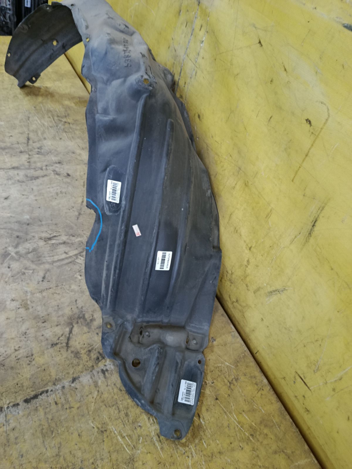 Подкрылок 53875-0D110 на Toyota Yaris ZSP92 1ZR-FE Фото 2